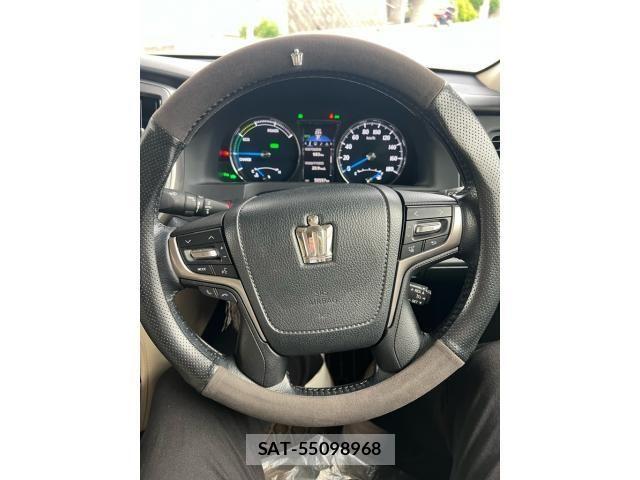 Toyota CROWN SEDAN 2015-11 7508441-12