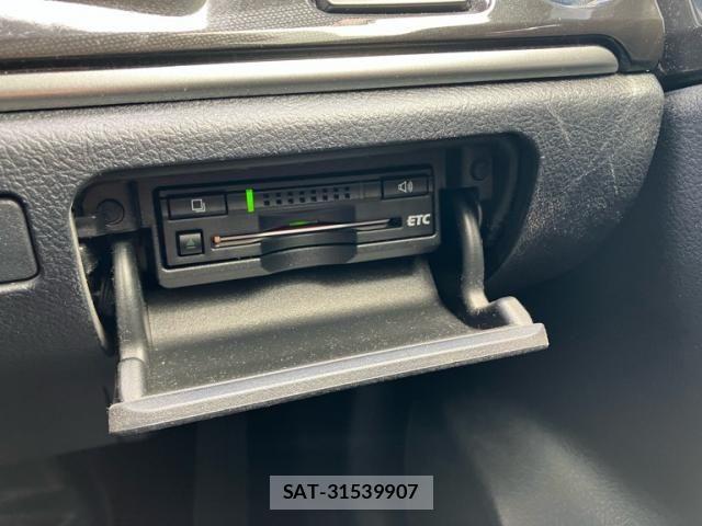 Toyota CROWN SEDAN 2015-08 7508443-17