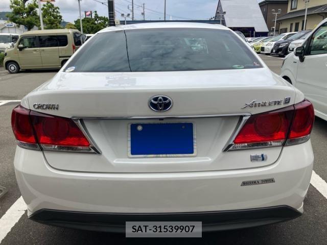 Toyota CROWN SEDAN 2015-08 7508443-5
