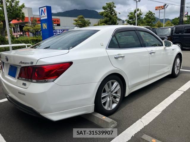 Toyota CROWN SEDAN 2015-08 7508443-6