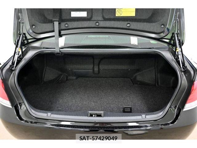 Toyota CROWN SEDAN 2018-05 7508435-10