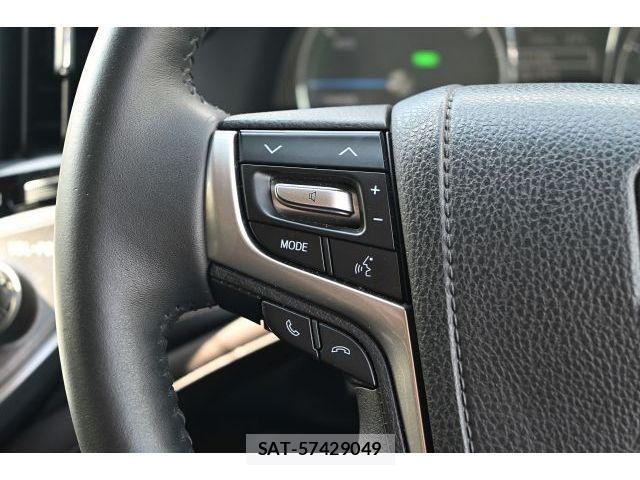 Toyota CROWN SEDAN 2018-05 7508435-24