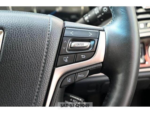Toyota CROWN SEDAN 2018-05 7508435-25