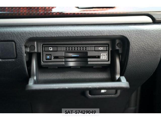 Toyota CROWN SEDAN 2018-05 7508435-26