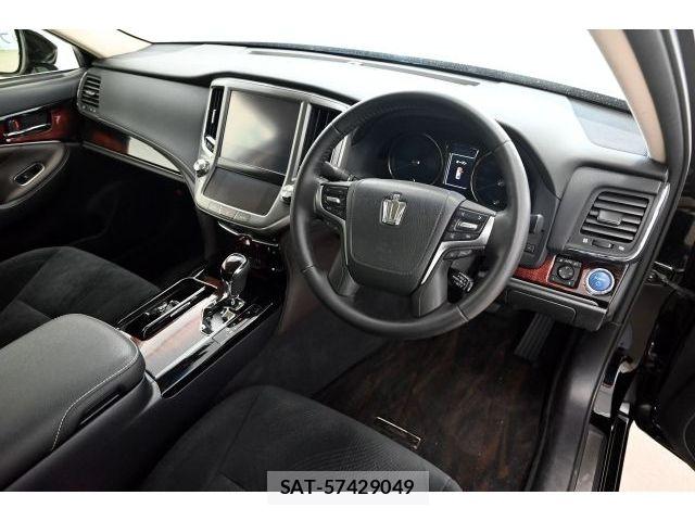 Toyota CROWN SEDAN 2018-05 7508435-5