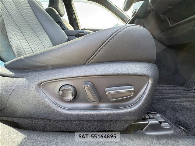 Toyota CROWN SEDAN 2021-02 7500054-19