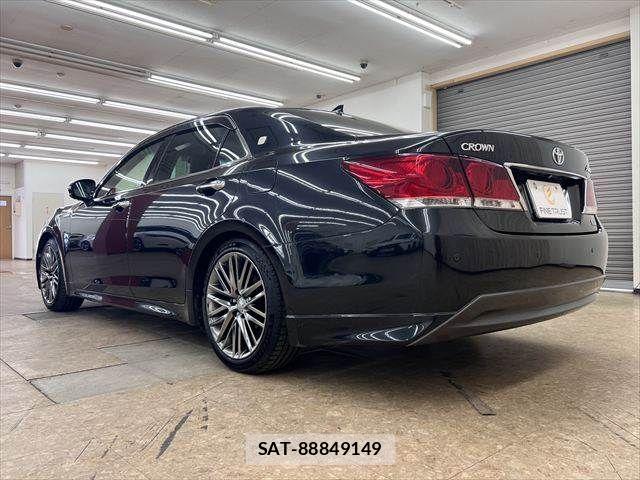 Toyota CROWN SEDAN 2013-02 7500068-19