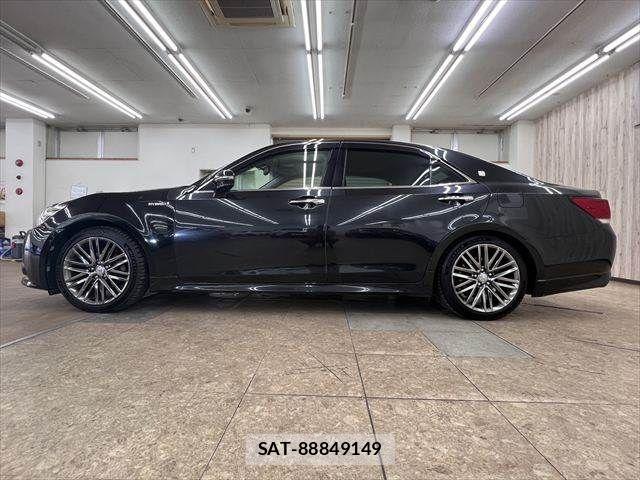 Toyota CROWN SEDAN 2013-02 7500068-20