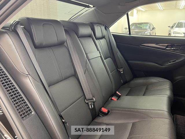 Toyota CROWN SEDAN 2013-02 7500068-8