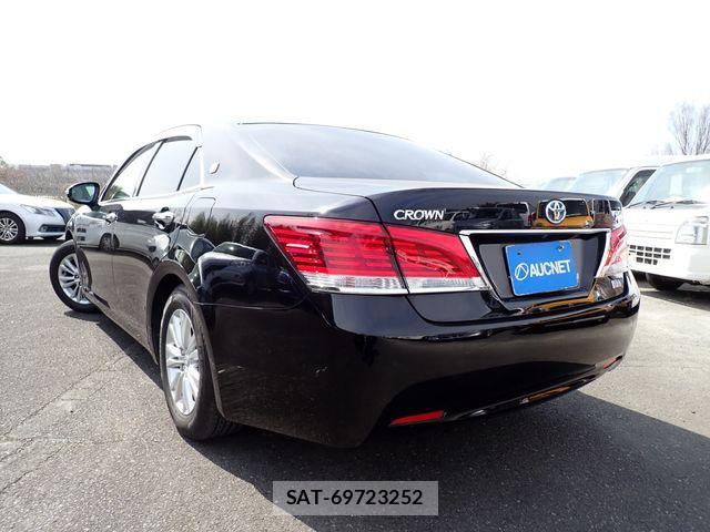 Toyota CROWN SEDAN 2015-06 7508442-2