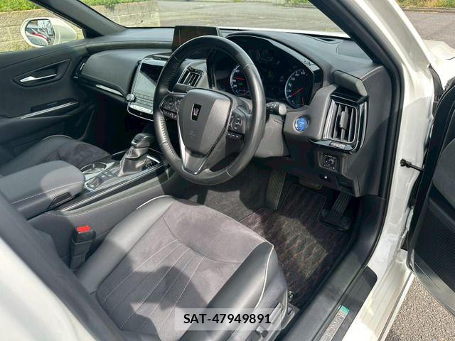 Toyota CROWN SEDAN 2019-08 7561982-9