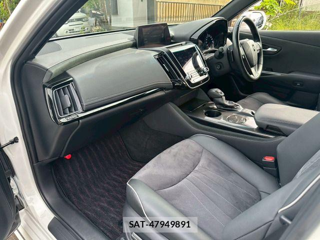Toyota CROWN SEDAN 2019-08 7561982-12