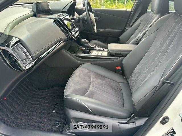 Toyota CROWN SEDAN 2019-08 7561982-13