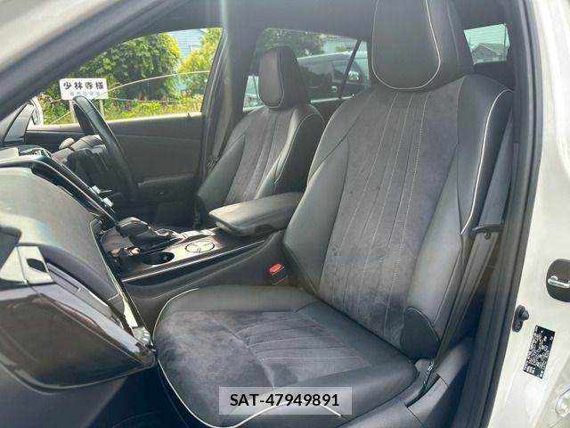 Toyota CROWN SEDAN 2019-08 7561982-14