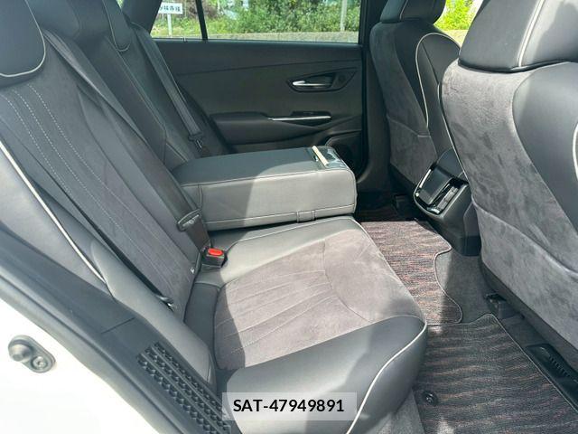 Toyota CROWN SEDAN 2019-08 7561982-16