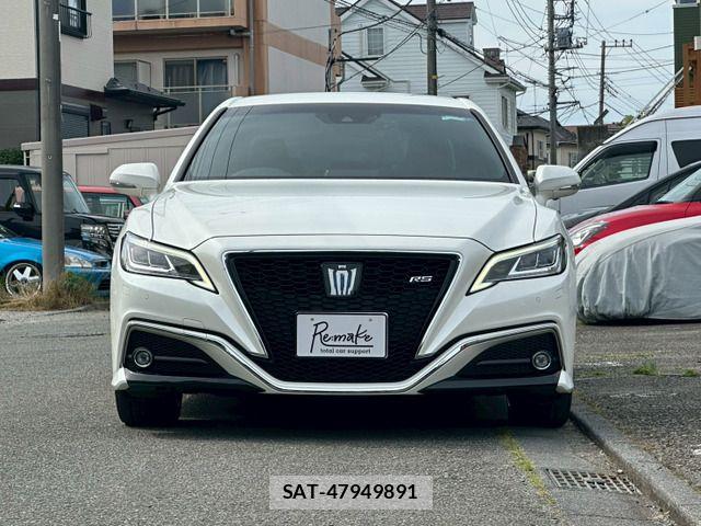 Toyota CROWN SEDAN 2019-08 7561982-1