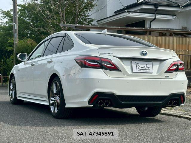 Toyota CROWN SEDAN 2019-08 7561982-6