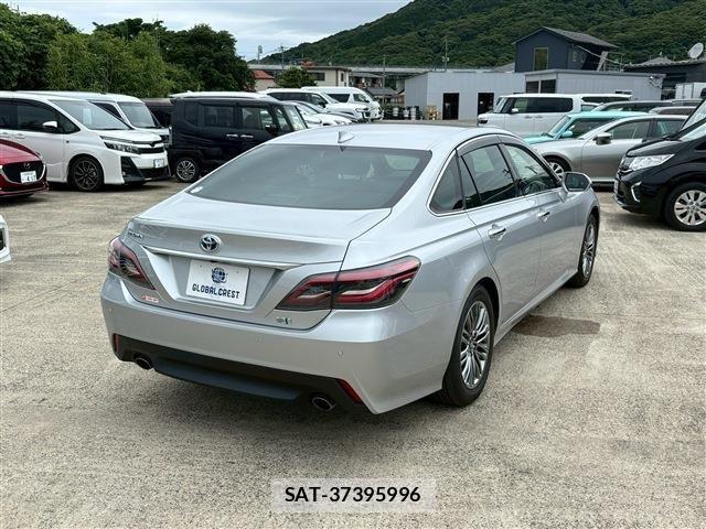 Toyota CROWN SEDAN 2021-12 7561986-13