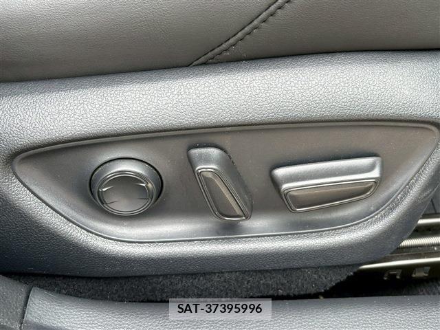 Toyota CROWN SEDAN 2021-12 7561986-18