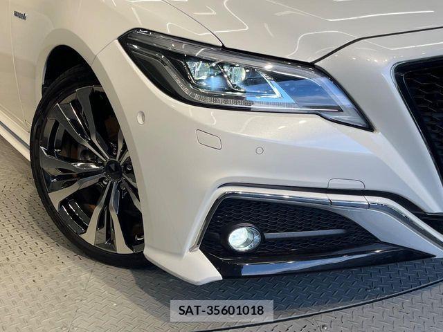 Toyota CROWN SEDAN 2018-11 7561981-11
