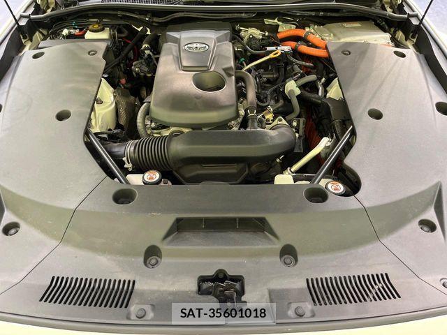 Toyota CROWN SEDAN 2018-11 7561981-17
