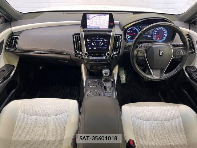 Toyota CROWN SEDAN 2018-11 7561981-1