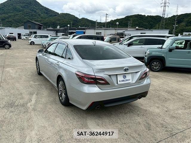 Toyota CROWN SEDAN 2022-05 7561983-11