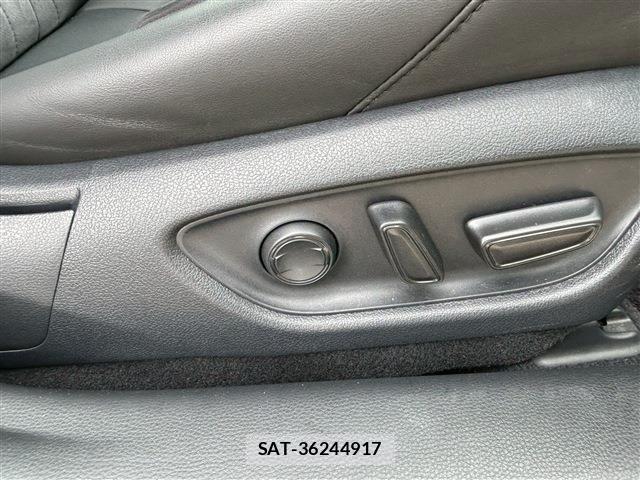 Toyota CROWN SEDAN 2022-05 7561983-18