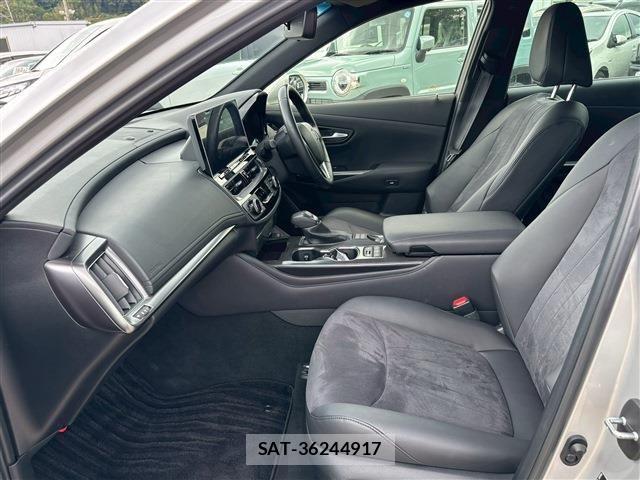 Toyota CROWN SEDAN 2022-05 7561983-4