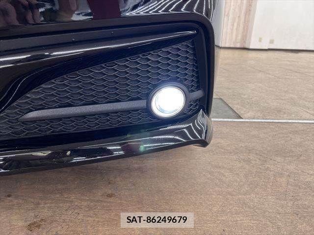 Toyota CROWN SEDAN 2019-09 7615849-11