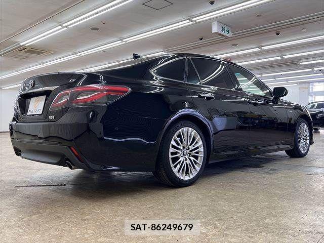 Toyota CROWN SEDAN 2019-09 7615849-17