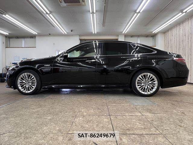 Toyota CROWN SEDAN 2019-09 7615849-19