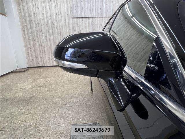 Toyota CROWN SEDAN 2019-09 7615849-25