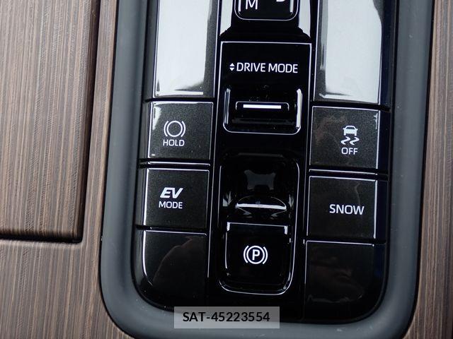 Toyota CROWN SEDAN 2025-03 7615812-9