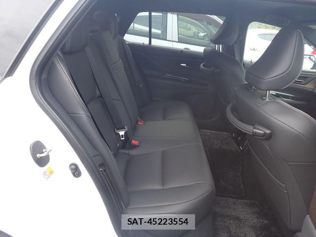 Toyota CROWN SEDAN 2025-03 7615812-17
