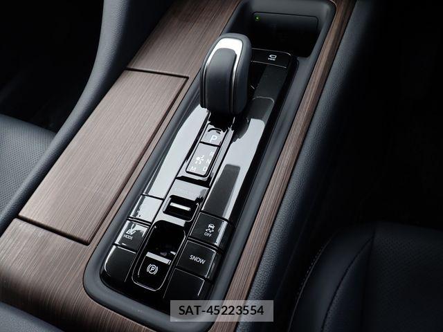 Toyota CROWN SEDAN 2025-03 7615812-7