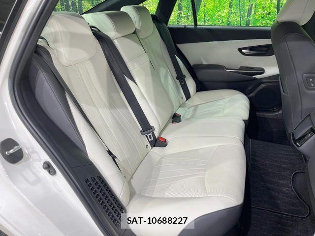 Toyota CROWN SEDAN 2018-08 7615830-9