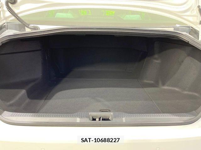 Toyota CROWN SEDAN 2018-08 7615830-10