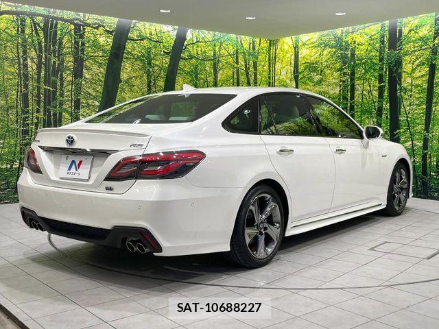 Toyota CROWN SEDAN 2018-08 7615830-16