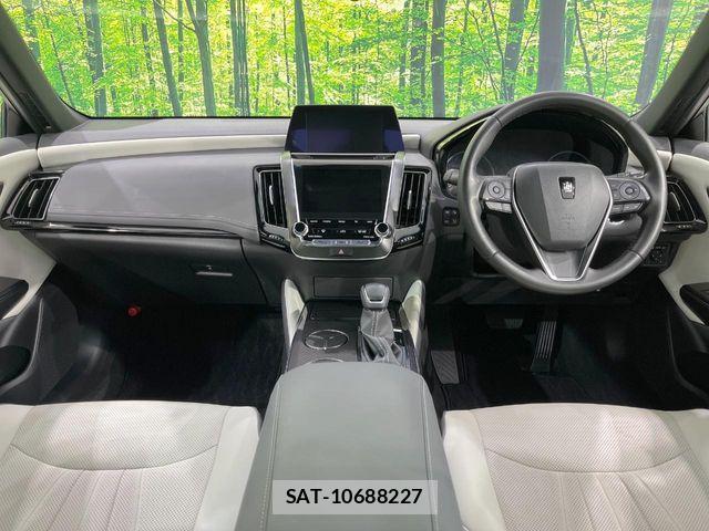 Toyota CROWN SEDAN 2018-08 7615830-1