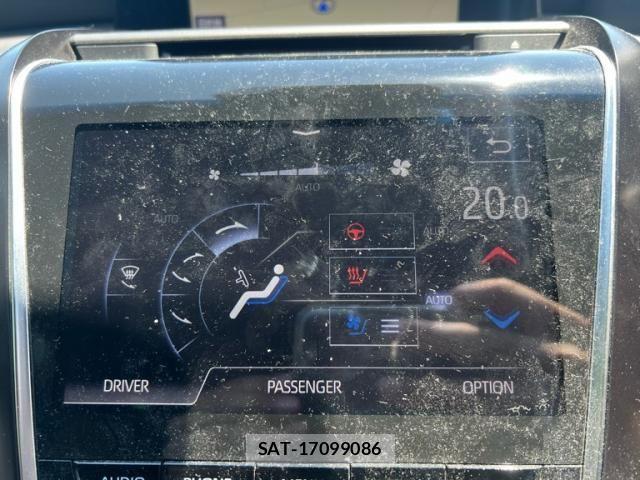 Toyota CROWN SEDAN 2018-07 7615848-19