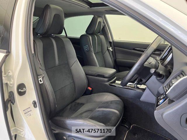 Toyota CROWN SEDAN 2018-05 7615836-9