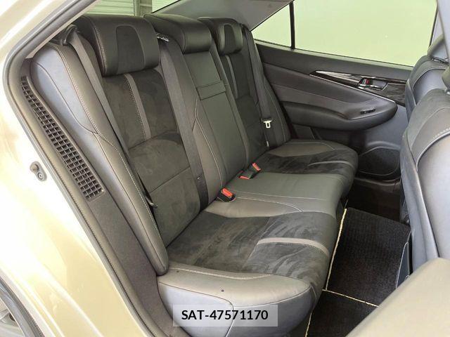 Toyota CROWN SEDAN 2018-05 7615836-10