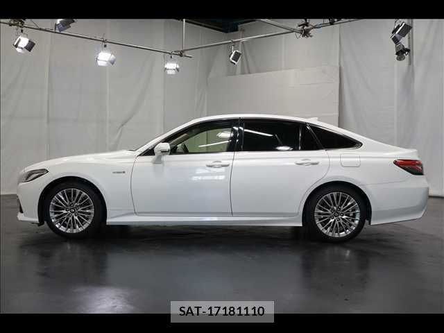 Toyota CROWN SEDAN 2019-07 7615837-14