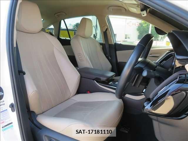 Toyota CROWN SEDAN 2019-07 7615837-16