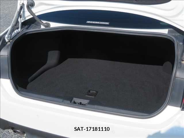Toyota CROWN SEDAN 2019-07 7615837-18