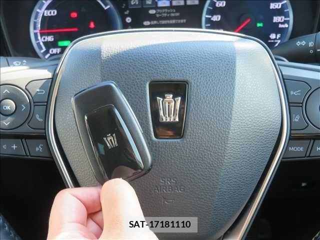 Toyota CROWN SEDAN 2019-07 7615837-7