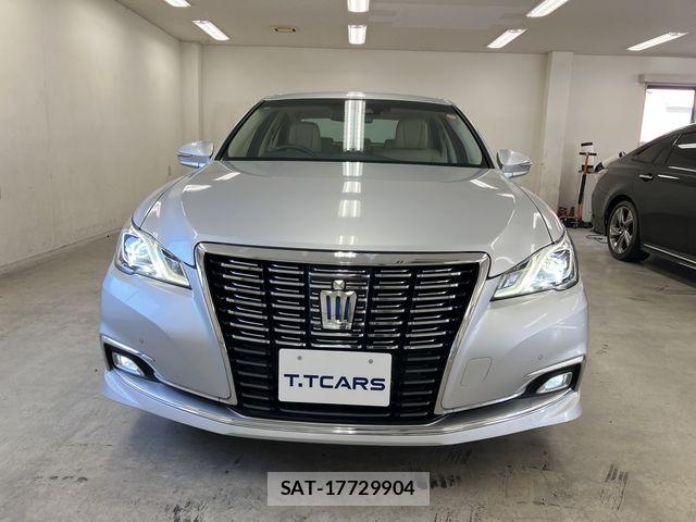 Toyota CROWN SEDAN 2017-10 7615859-22