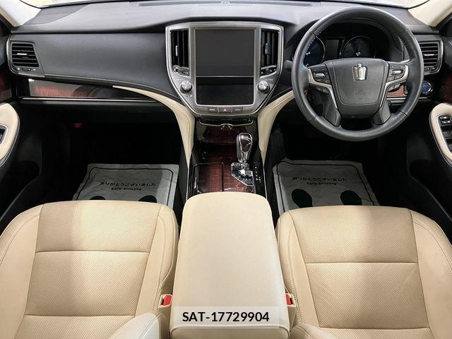 Toyota CROWN SEDAN 2017-10 7615859-27