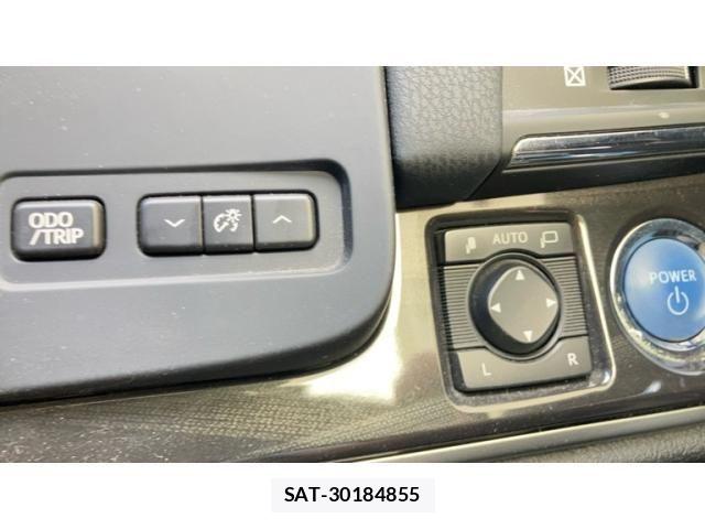 Toyota CROWN SEDAN 2013-09 7615858-22
